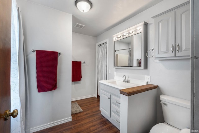 2890 W 400 N, Columbia City, IN 46725 - bathroom featuring vanity and wood finished floors