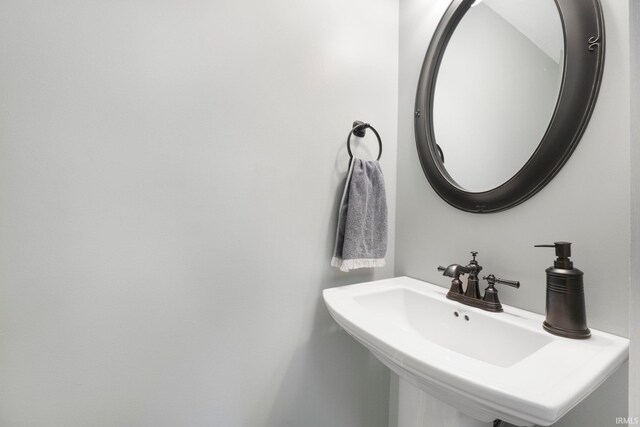 1214 W Jefferson Blvd, Fort Wayne, IN 46802 - bathroom with a sink
