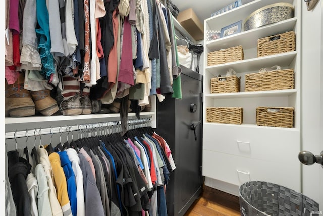 1214 W Jefferson Blvd, Fort Wayne, IN 46802 - spacious closet with wood finished floors
