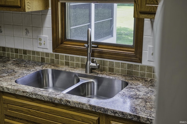 2560 E Maple Dr, Bluffton, IN 46714 - kitchen view of backsplash and stone countertops