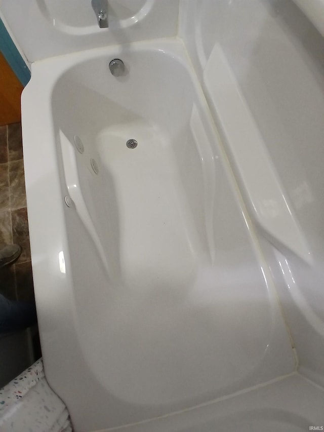 7086 S 200 E, Macy, IN 46951 - bathroom view