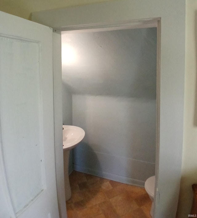 7086 S 200 E, Macy, IN 46951 - bathroom with toilet