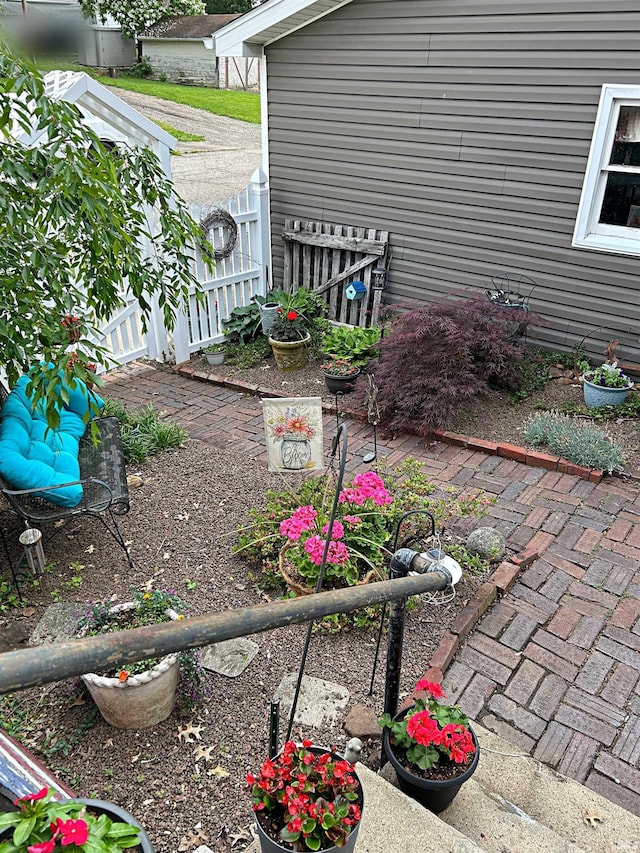 715 SE 2nd St, Washington, IN 47501 - view of patio
