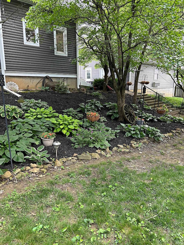 715 SE 2nd St, Washington, IN 47501 - view of yard