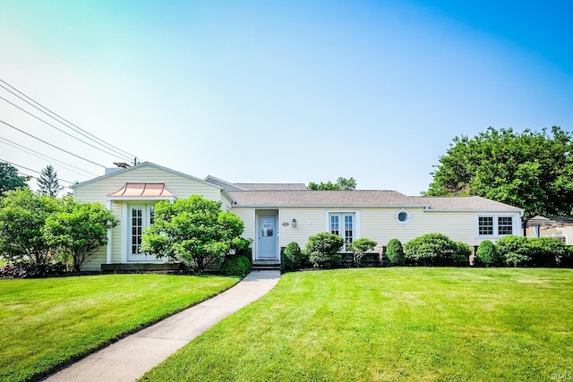2801 W University Ave, Muncie, IN 47304 - view of front facade featuring a front lawn