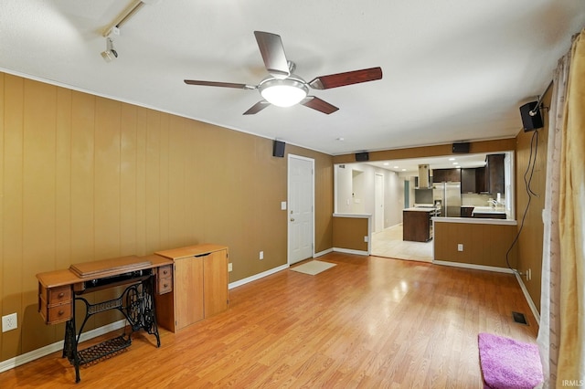 5820 Rosedale Dr, Fort Wayne, IN 46804 - living area featuring light wood-style floors, a ceiling fan, and track lighting