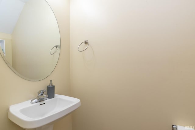 1250 W Adams Hill Cir Unit 104, Bloomington, IN 47403 - bathroom featuring a sink