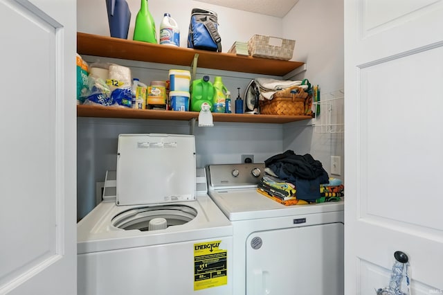 10412 Kentfield Pl, Fort Wayne, IN 46818 - washroom with washer and clothes dryer