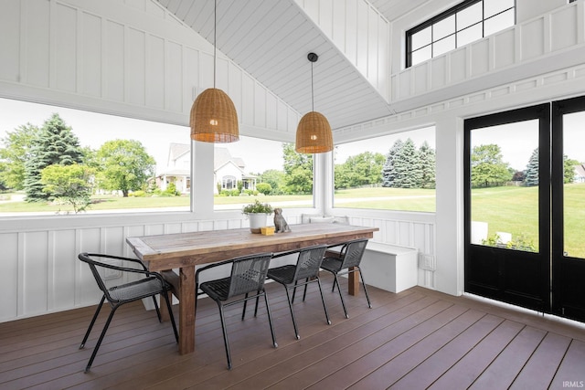 11306 Fishers Pond, Middlebury, IN 46540 - sunroom with lofted ceiling