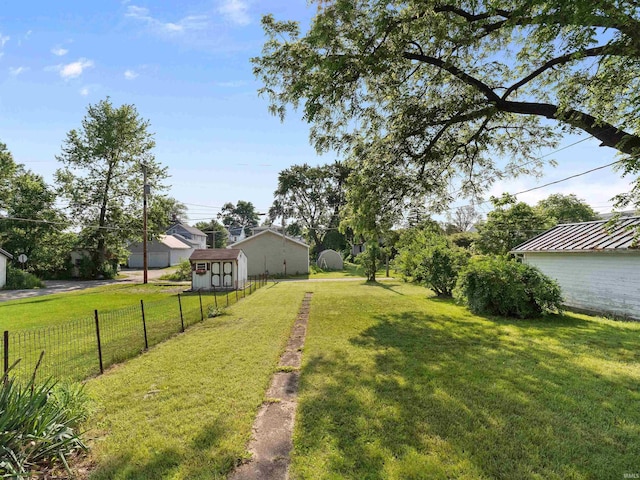 314 N Chauncey St, Columbia City, IN 46725 - view of yard featuring a shed