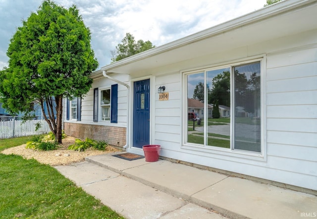 1004 Shenandoah Dr, Lafayette, IN 47905 - property entrance with brick siding
