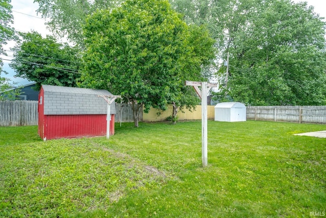 1004 Shenandoah Dr, Lafayette, IN 47905 - fenced backyard with a storage shed