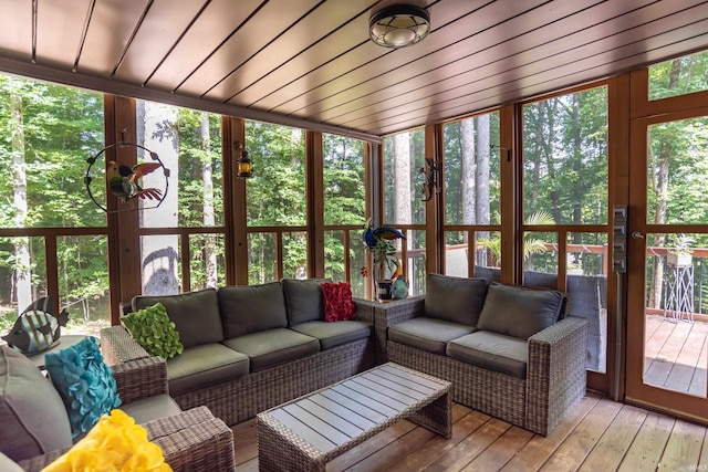 5549 S Tammany Ct, Bloomington, IN 47401 - sunroom featuring outdoor lounge area