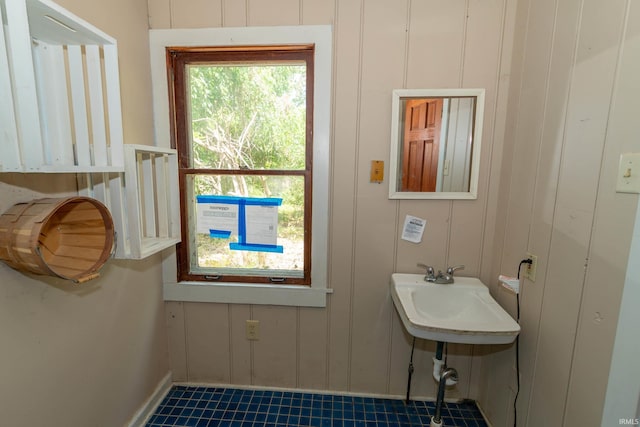 302 C St, Laporte, IN 46350 - bathroom with a decorative wall