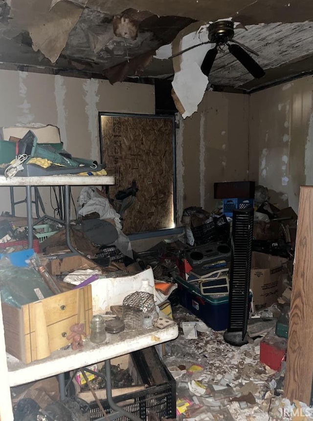 816 Allen St, South Bend, IN 46616 - miscellaneous room with a ceiling fan