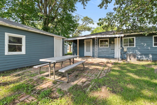 6031 S Calhoun St, Fort Wayne, IN 46803 - rear view of property featuring a patio