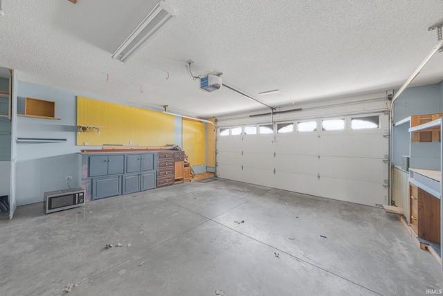 2319 Autumn Lake Pl, Fort Wayne, IN 46818 - garage with a garage door opener