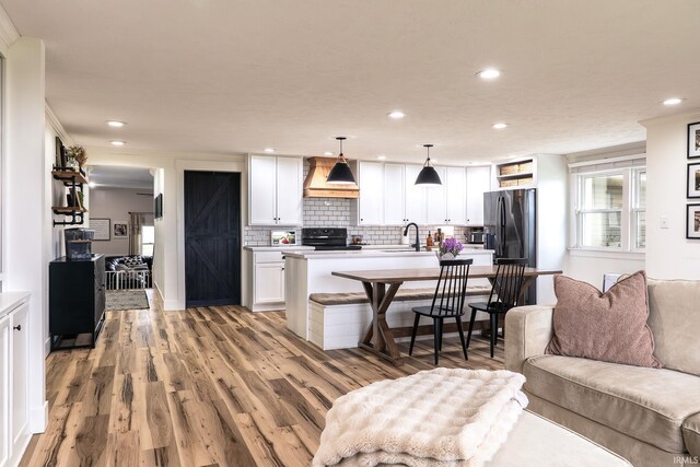 5157 N County Rd 850 W, Mulberry, IN 46058 - living room with light wood-style floors and recessed lighting