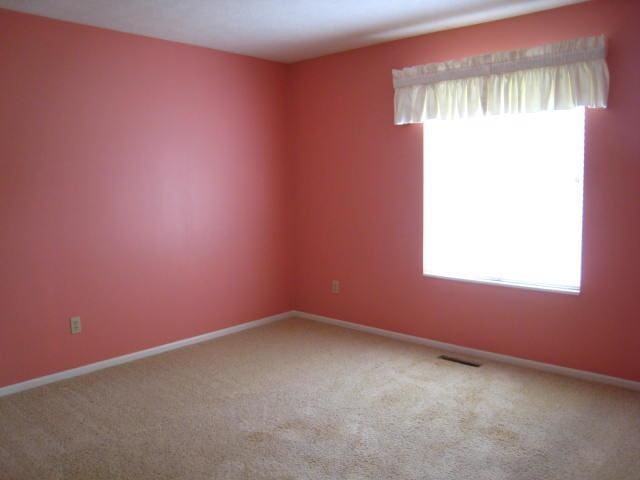 52289 Wembley Dr, South Bend, IN 46637 - unfurnished room with carpet flooring