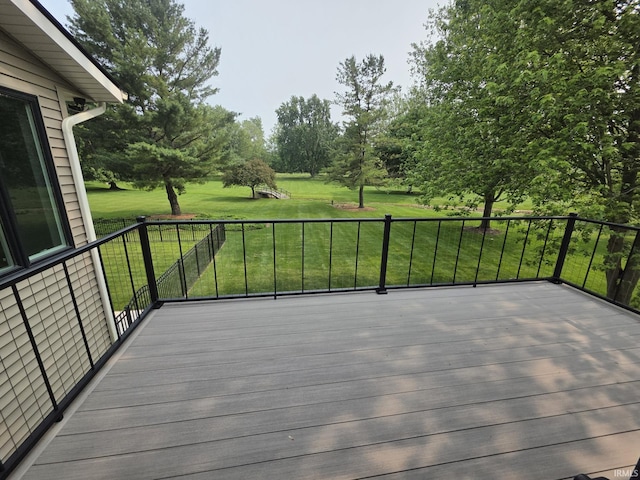 1051 Morningstar Rd, Auburn, IN 46706 - deck with a yard