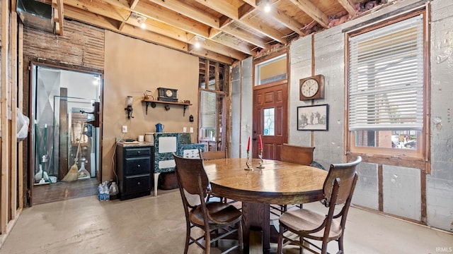 721 W Wayne St, Fort Wayne, IN 46802 - dining area with finished concrete flooring