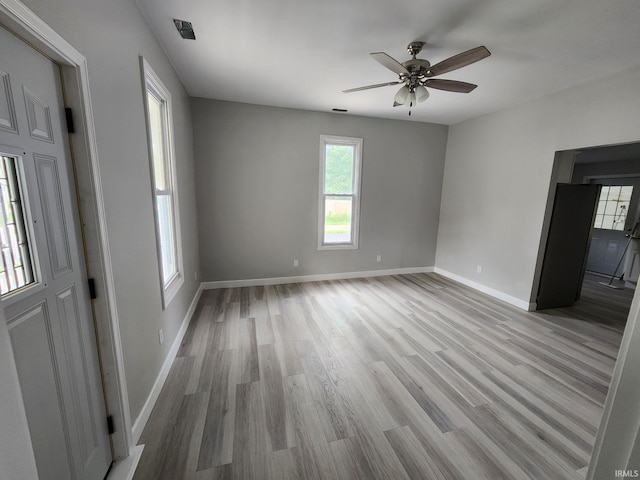 1584 Snyder St, Wabash, IN 46992 - unfurnished room with light wood-style floors and a ceiling fan