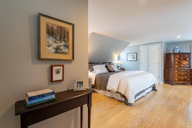 921 S Sheridan Dr, Bloomington, IN 47401 - bedroom with light wood-style floors and a closet