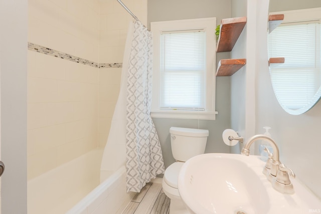 425 Gernhart Ave, Mishawaka, IN 46544 - full bath with a sink and shower / tub combo