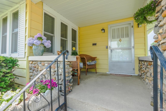 425 Gernhart Ave, Mishawaka, IN 46544 - property entrance featuring covered porch