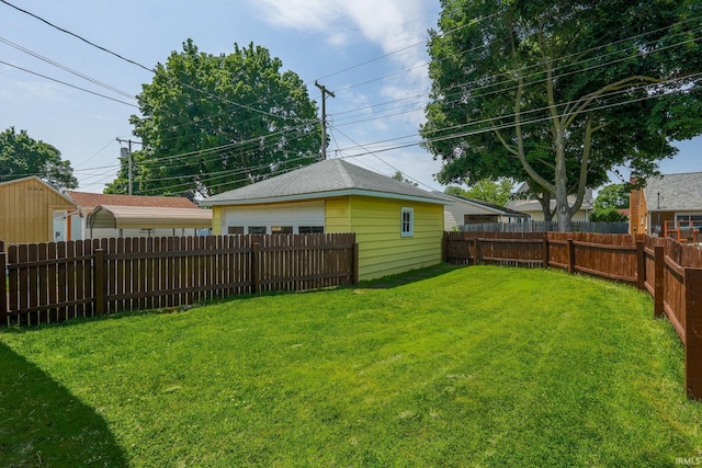 425 Gernhart Ave, Mishawaka, IN 46544 - fenced backyard featuring a garage