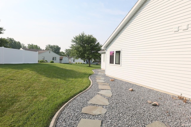 327 Hillside Ave, Roanoke, IN 46783 - view of yard