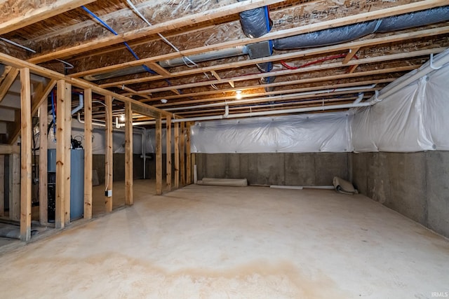 305 Hill Top Ct, New Carlisle, IN 46552 - unfinished below grade area with water heater