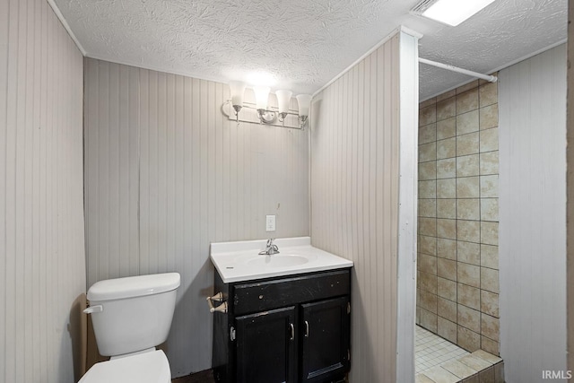 621 S 28th St, Lafayette, IN 47904 - full bath featuring vanity, a textured ceiling, tiled shower, and a chandelier