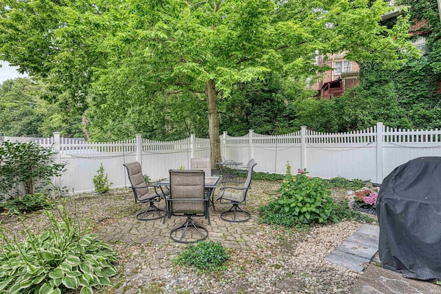 2732 Pennsylvania St, Evansville, IN 47712 - view of yard with a patio and outdoor dining area
