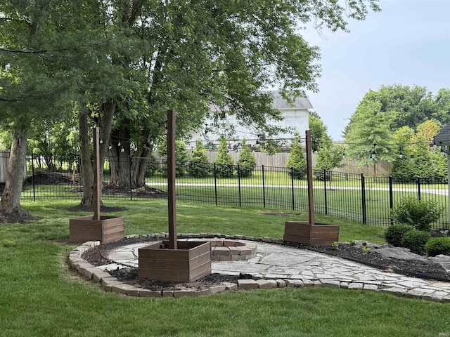 1285 E Zinnia Dr, Bloomington, IN 47401 - view of yard featuring a patio area