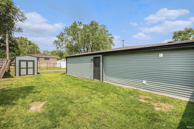 822 W Donaldson Ave, Mishawaka, IN 46545 - view of yard featuring a storage shed