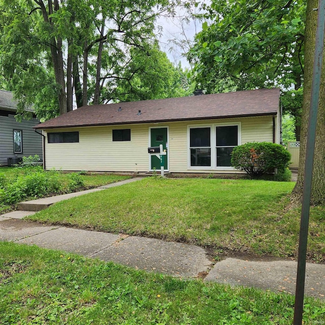 907 King St, Lafayette, IN 47905 - single story home with a front yard
