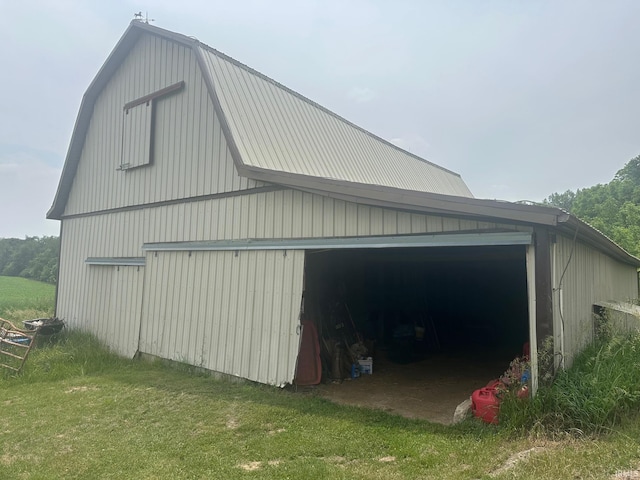 5164 E 325 N, Logansport, IN 46947 - view of barn featuring a lawn
