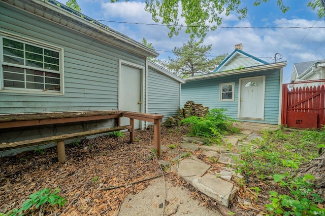 921 Race St, Logansport, IN 46947 - view of yard
