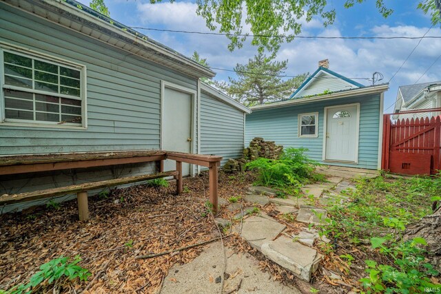 921 Race St, Logansport, IN 46947 - view of yard
