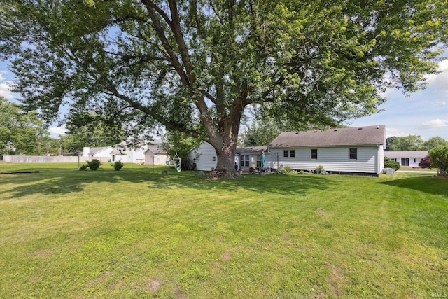 439E 17th St, Mishawaka, IN 46544 - view of grassy yard