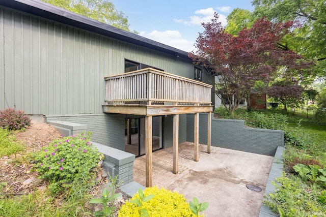 5228 N Lee Ct, South Bend, IN 46614 - rear view of property with a patio area and a wooden deck