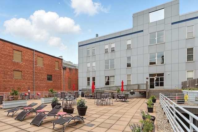 112 W Washington Blvd Unit 329, Fort Wayne, IN 46802 - view of patio / terrace