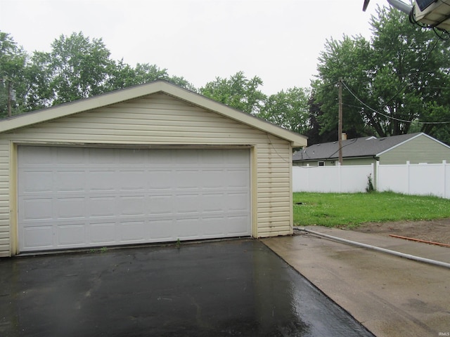 2305 Hillis Ct, Kokomo, IN 46902 - view of detached garage