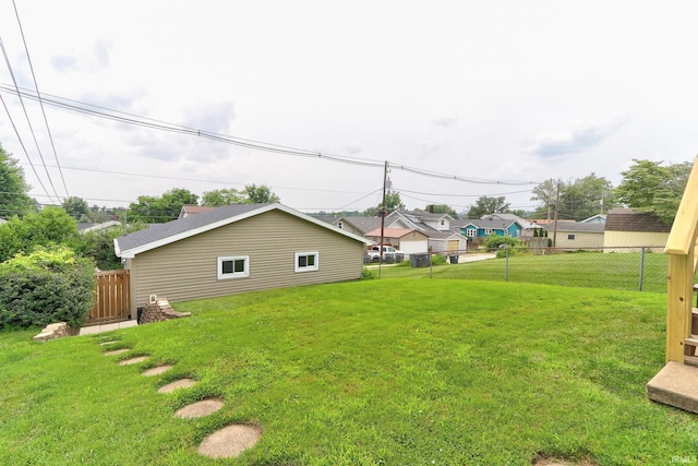 2736 Marion Ave, Evansville, IN 47712 - view of yard featuring a residential view