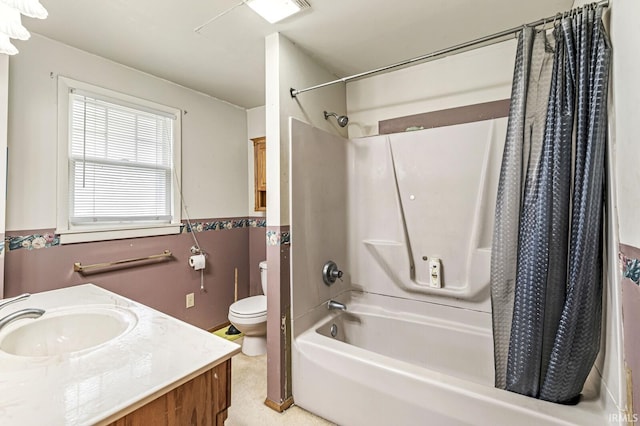 422 W Lawrence St, Mishawaka, IN 46545 - full bath with shower / tub combo and vanity