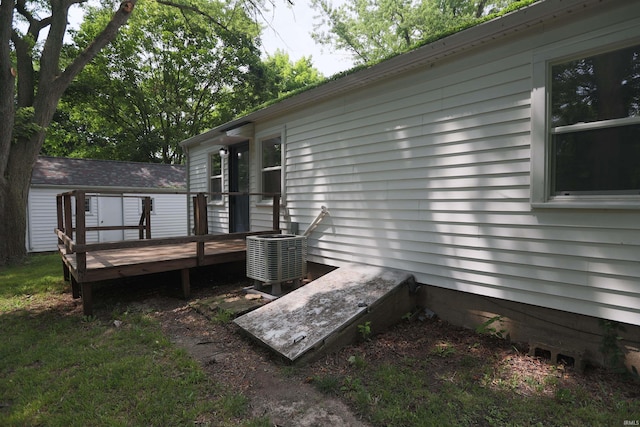 651 W Maple St, Wabash, IN 46992 - view of deck