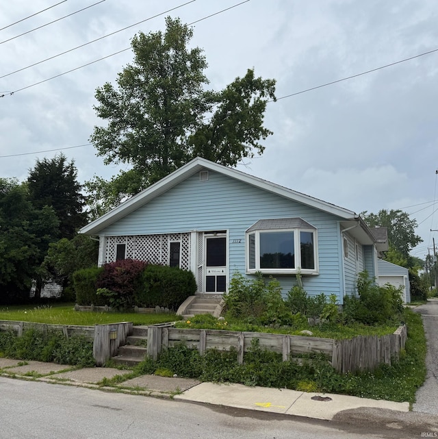 1112 W Broadway St, Kokomo, IN 46901 - view of bungalow