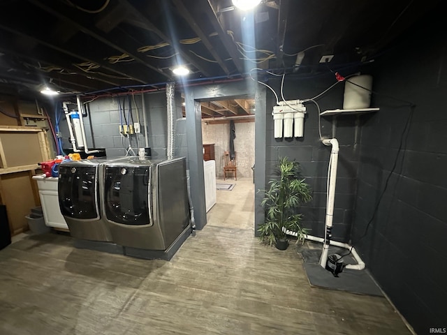 32131 State Road 2nd Rd, New Carlisle, IN 46552 - laundry area featuring washing machine and clothes dryer
