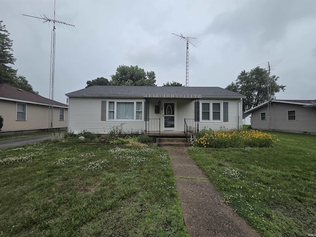 603 E 1st St, Fowler, IN 47944 - view of front facade with a front yard
